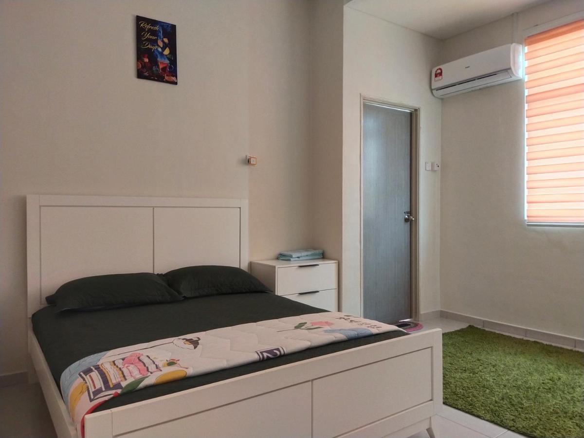 Axaida Homestay Parit Jawa Bakar Parit ภายนอก รูปภาพ